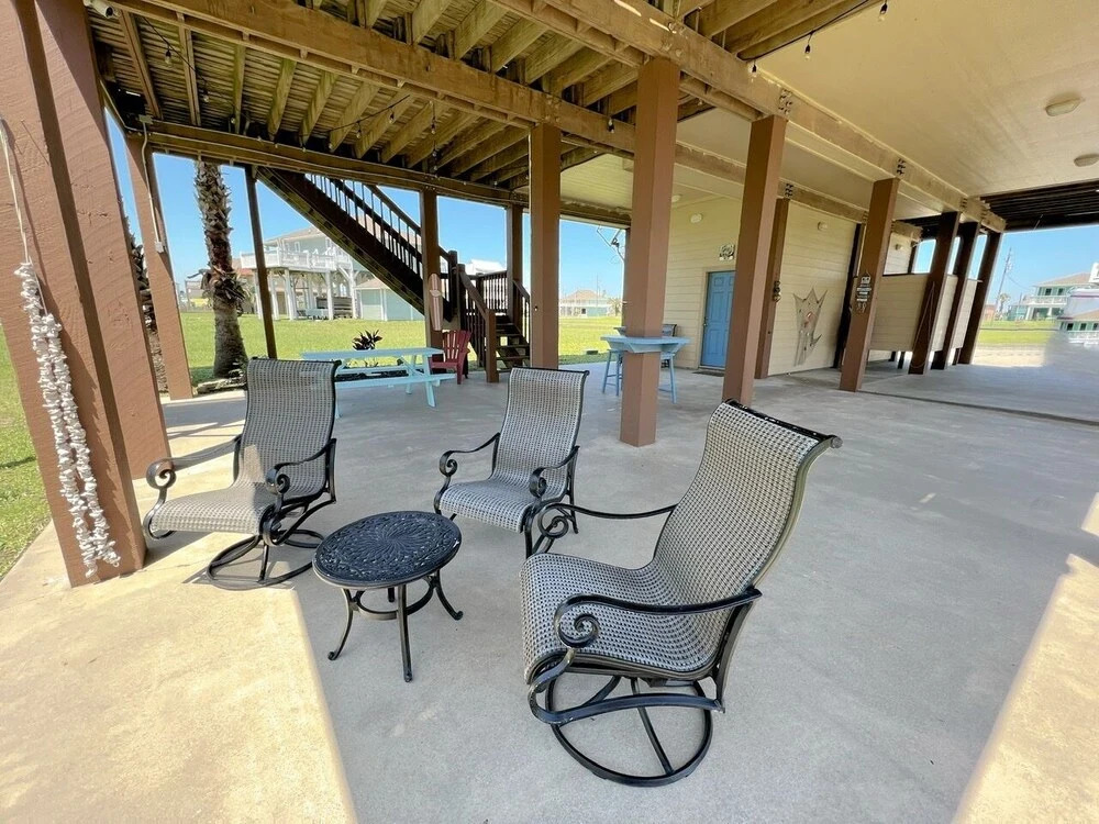 Sea-renity 3 Bedroom Home by Redawning