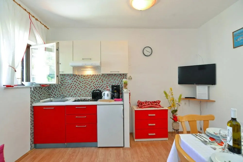 Apartment 358