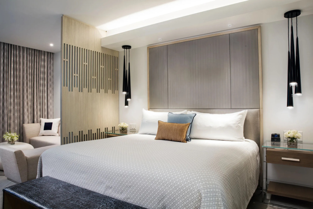H2O Suites- Adults Only