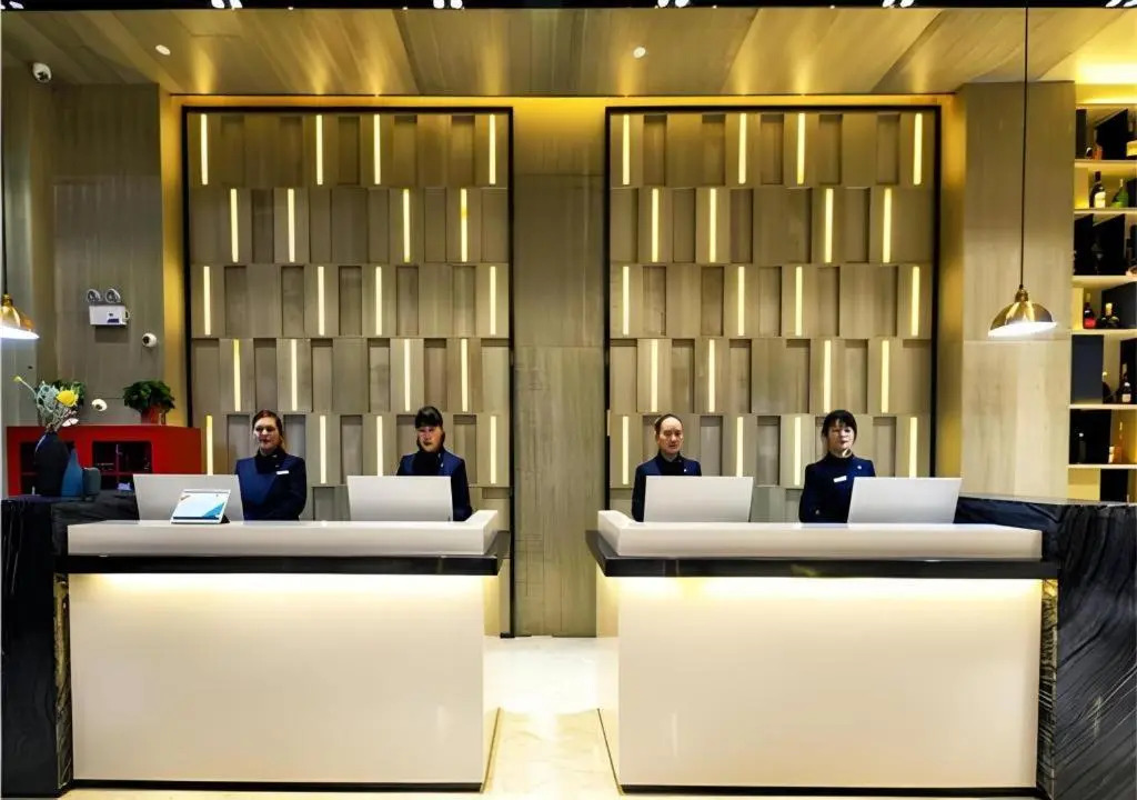 Echarm Hotel Yingshang Wuzhou Wanhui Square