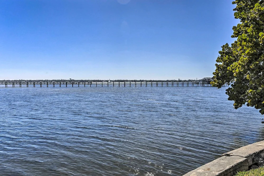 Pool, Dock & Kayaks: Waterfront Palmetto Home