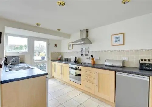 3 Tyn Llan