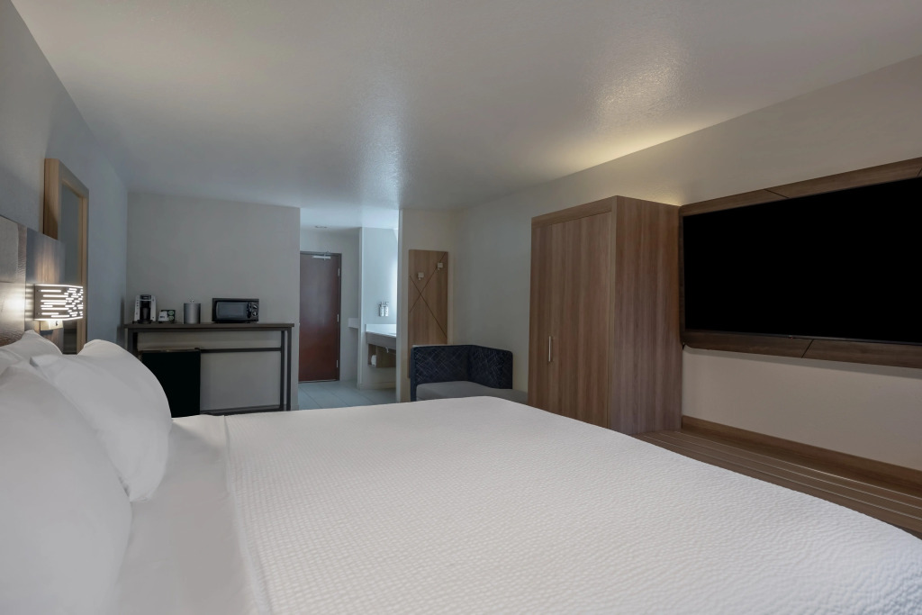 Holiday Inn Express Portland SE - Clackamas Area by IHG