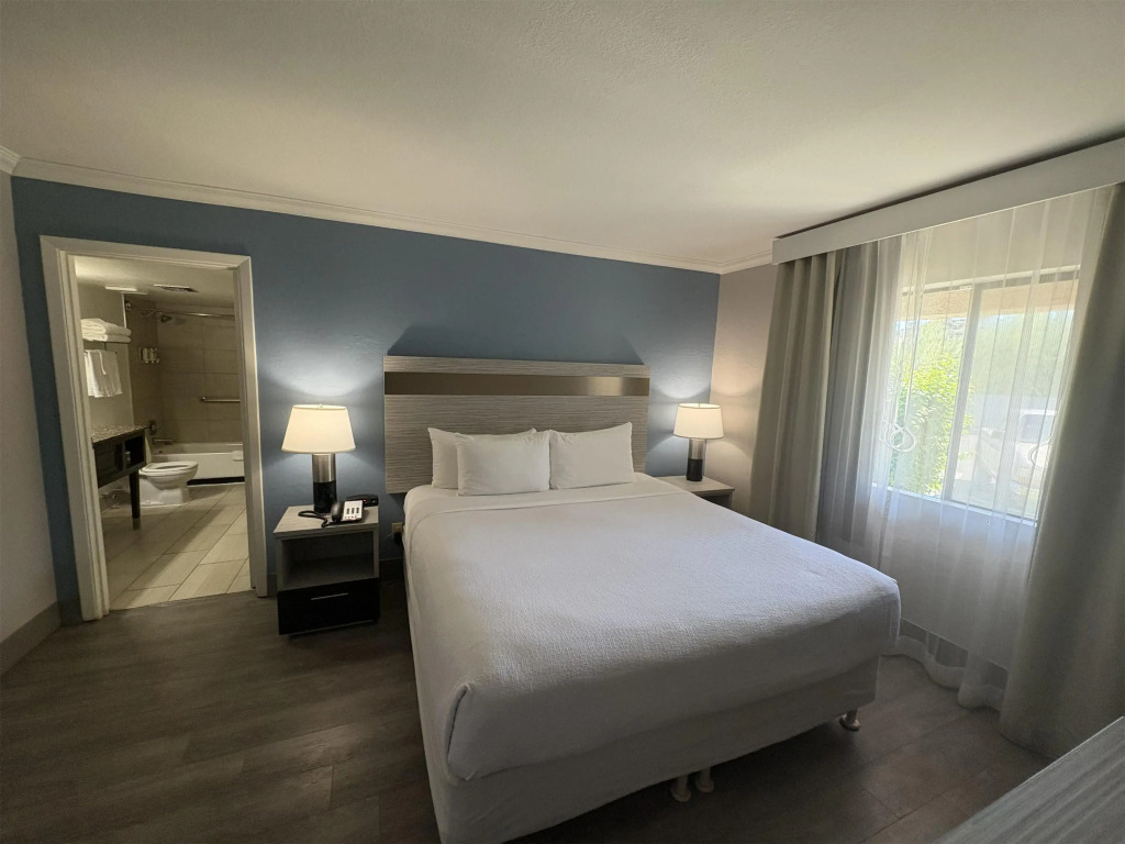 SureStay InnSuites Phoenix Hotel & Suites by Best Western