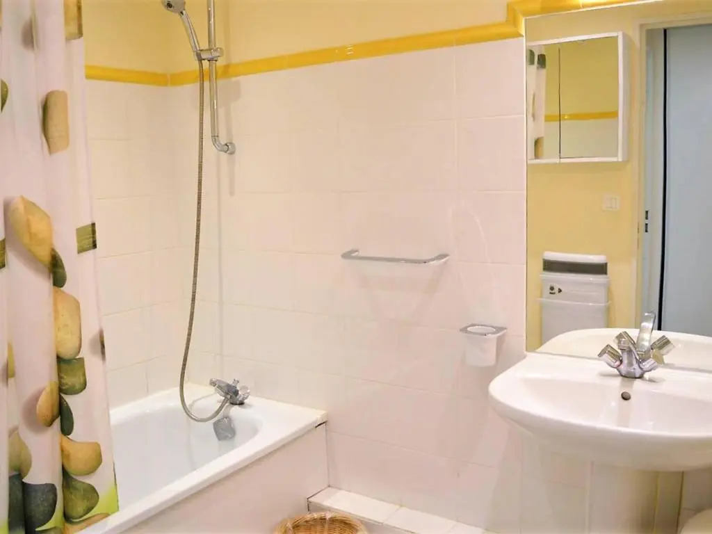 Appartement Le Lavandou, 4 pièces, 6 personnes - FR-1-251-56