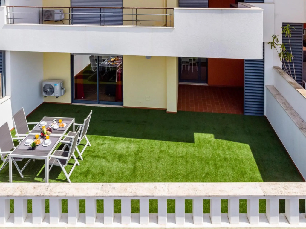 Terrace Lovers by Seewest