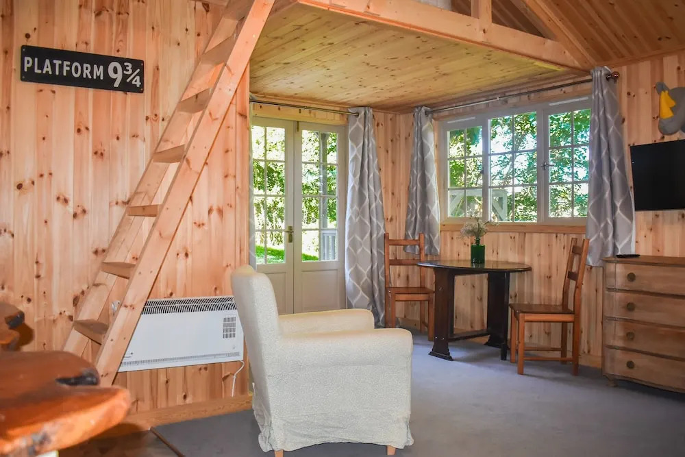 Rustic Cabin Getaway in Brighton
