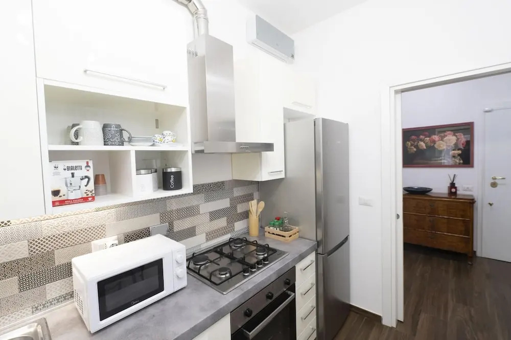 Lovely Design Apartment With Balcony