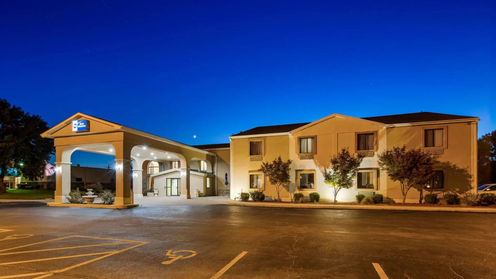 Days Inn by Wyndham Lincoln, IL Route 66