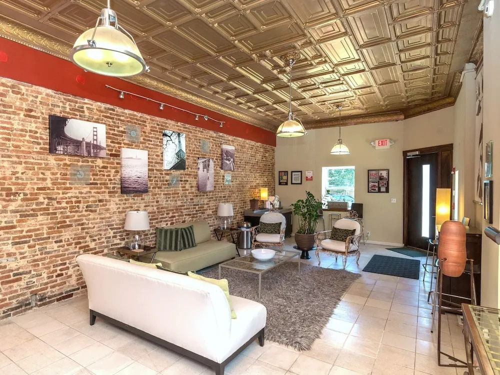 Inn At 2920