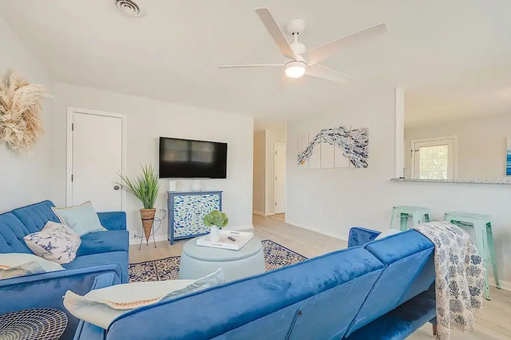 Buckroe Bungalow Escape to the Beach 2mins Away