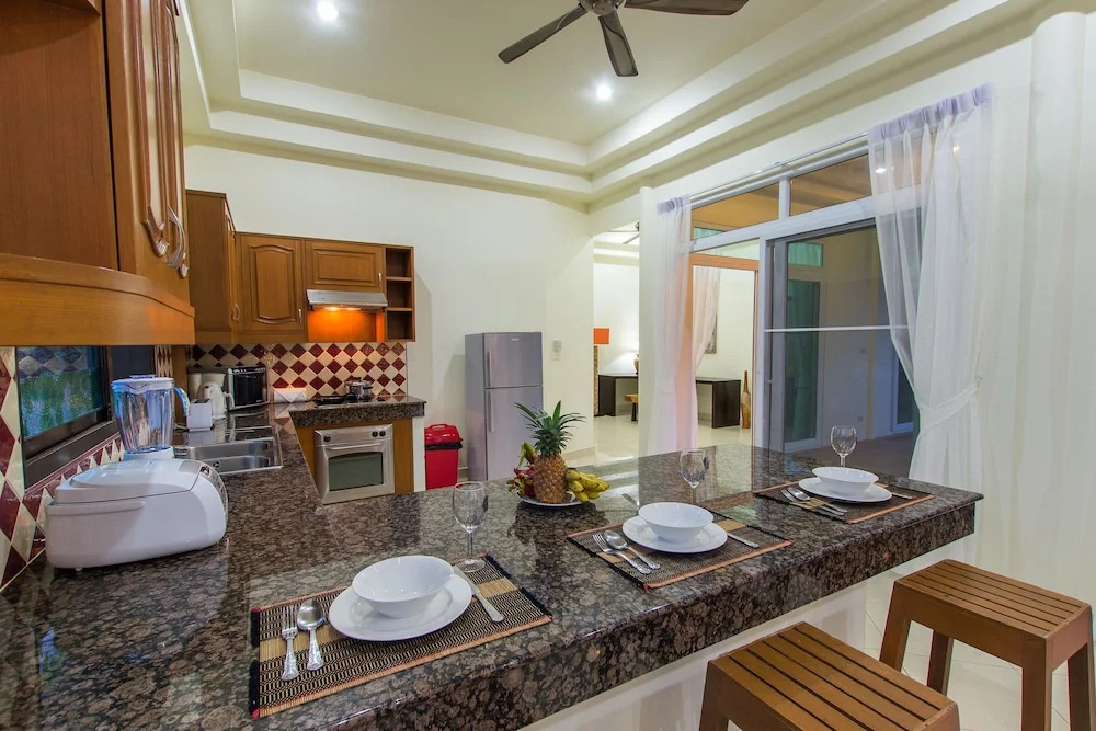 Seaview Tropical 3BR Pool Villa