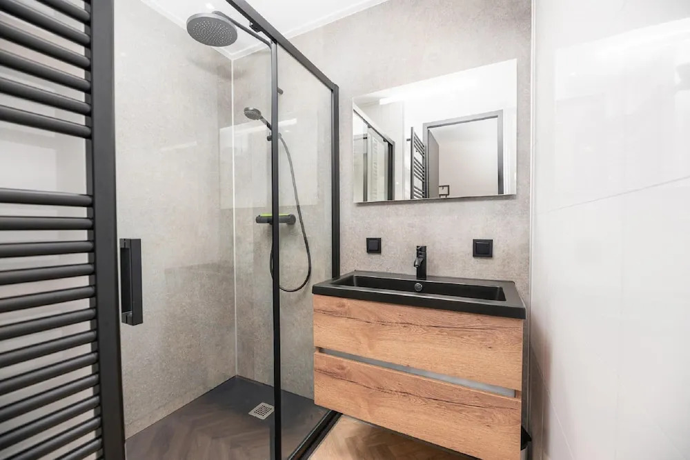 House With Three Bathrooms, on a Holiday Park