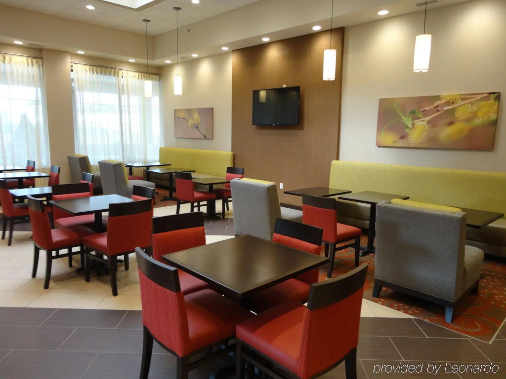 Holiday Inn Express Hotel & Suites Indianapolis W - Airport Area by IHG