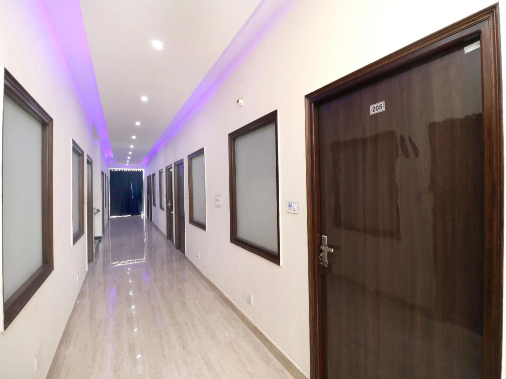 Hotel kb Square Near Chandigarh Railway Station