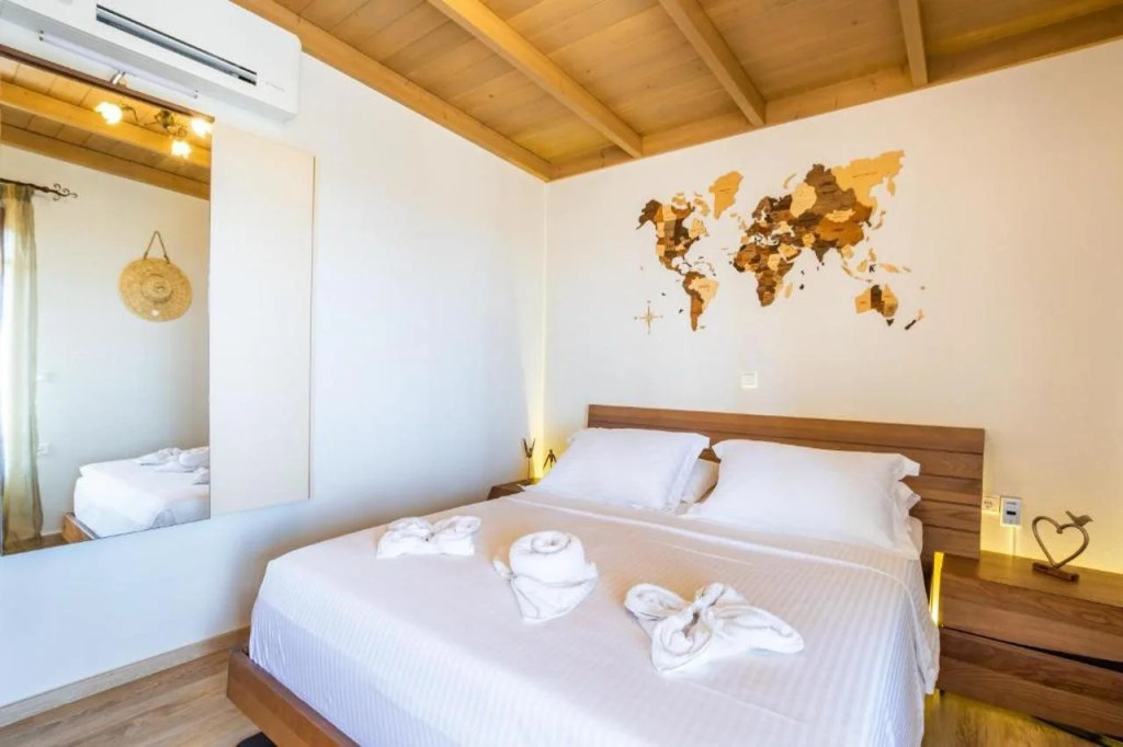 Reisis Family Residence