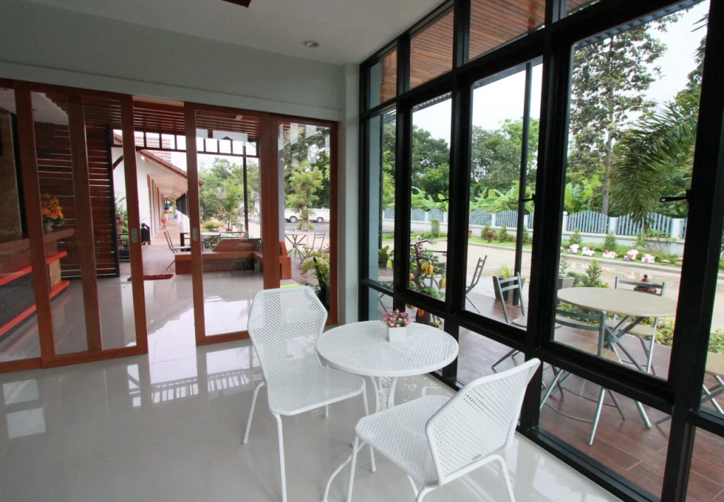 Phakawan Hotel