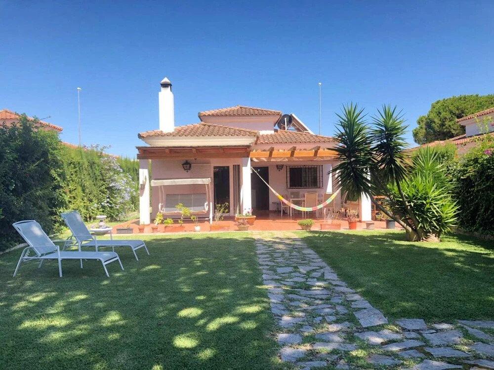 House With 3 Bedrooms in Barrio Nuevo, With Shared Pool and Enclosed Garden Near the Beach