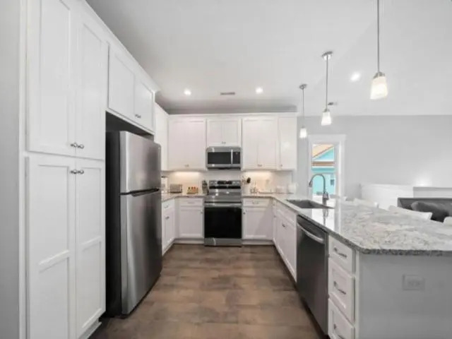 Red Snapper - Amazing New Home Just Two Blocks From The Beach 3 Bedroom Home by Redawning