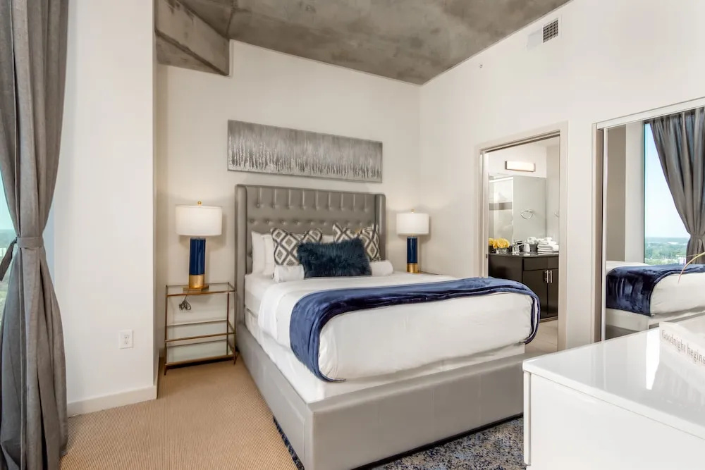 CHIC COLLECTION by NOHOTEL on 6th Street