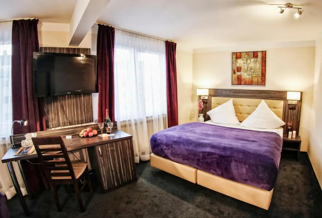 Hotel Famosa