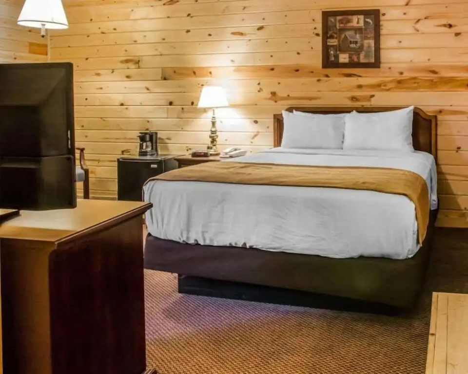 Mackinac Lodge