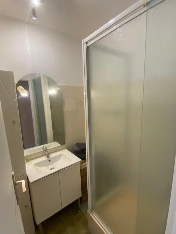 Studio spacieux avec patio en centre ville