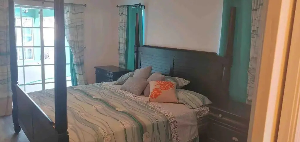 Beautiful 3 bedroom home with pool Internal name: Barker house