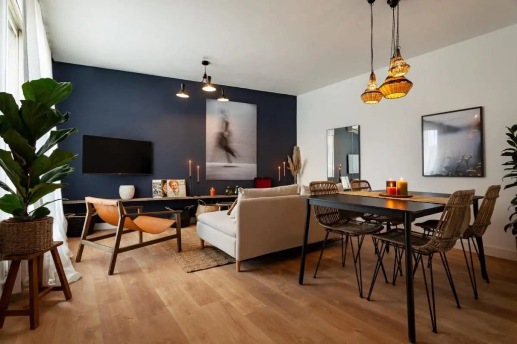 Central and Elegant 4 Bedroom by Placa Catalunya