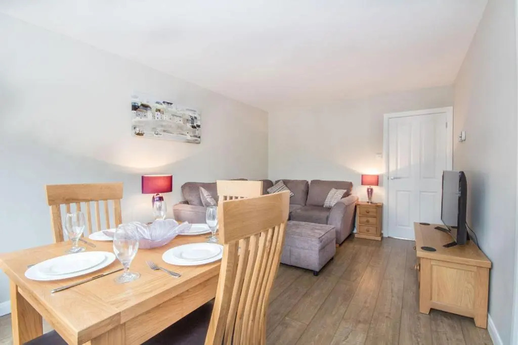 58 Moray Park