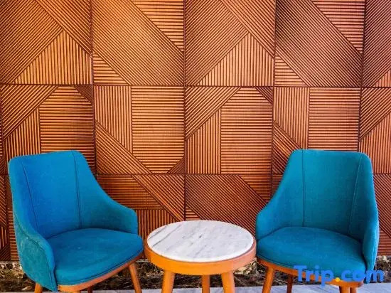 Lamar Azur Hotel