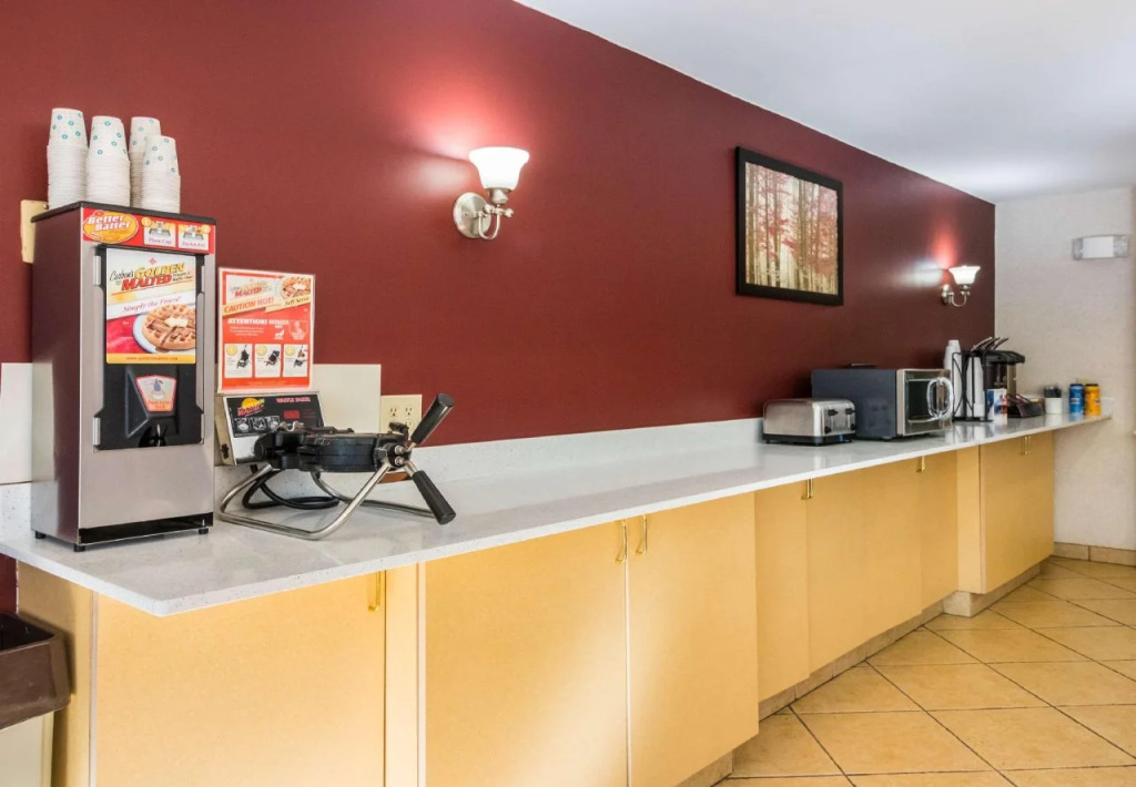 Red Roof Inn Etowah   Athens, TN