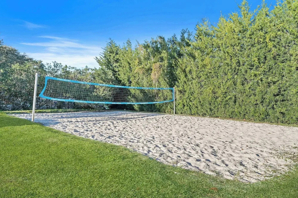8400 Blue Lagoon Drive