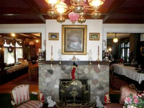 The Victorian Tudor Inn