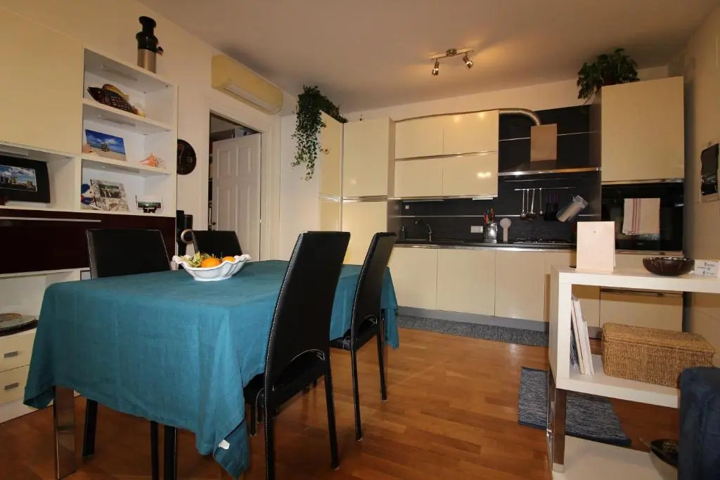 Cozy apt 10 mins walk from Poetto + terrace