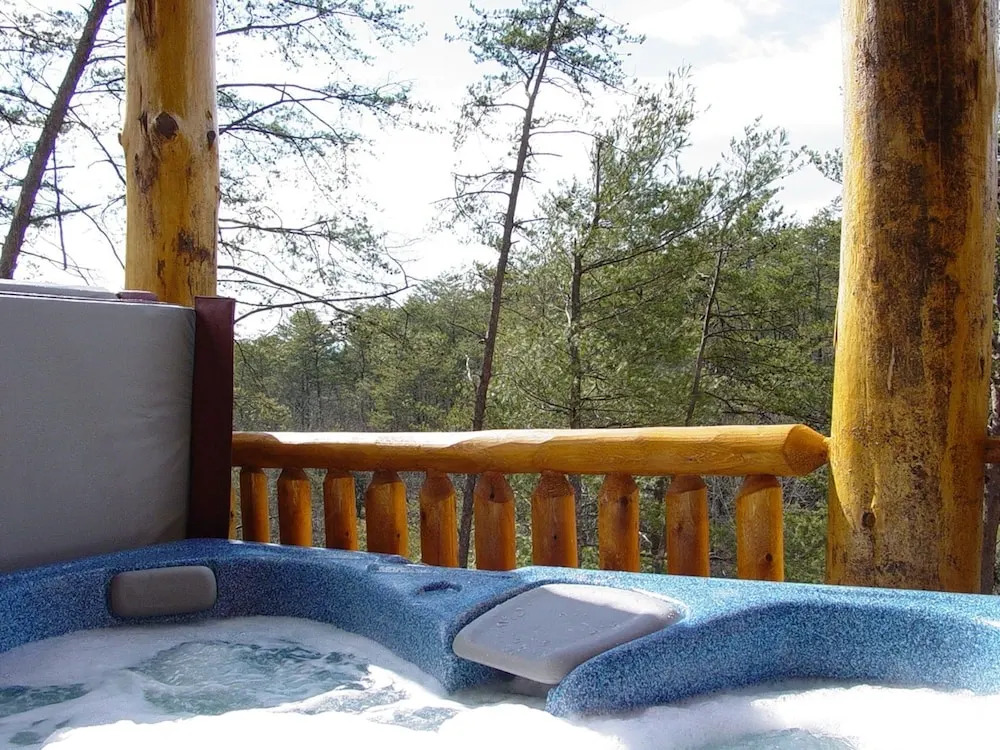 ERN854 - Wagon Wheel Lodge - Great Location! Close To All The Action! cabin