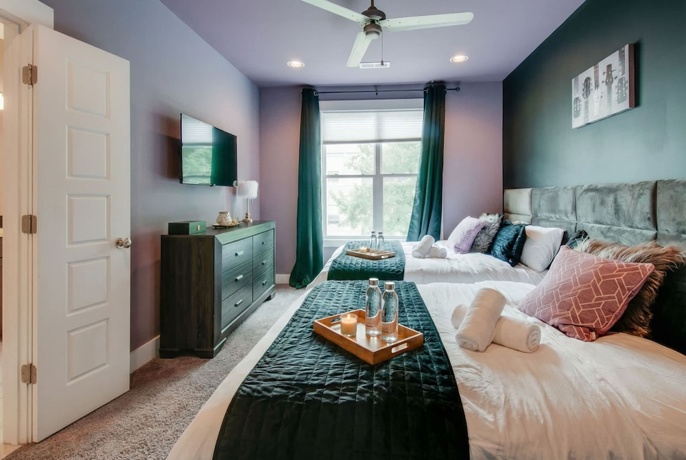 Close to the Gulch - Book Today