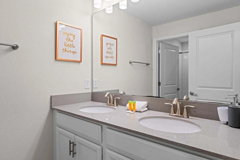 Chic Resort Getaway 15 Min to Disney