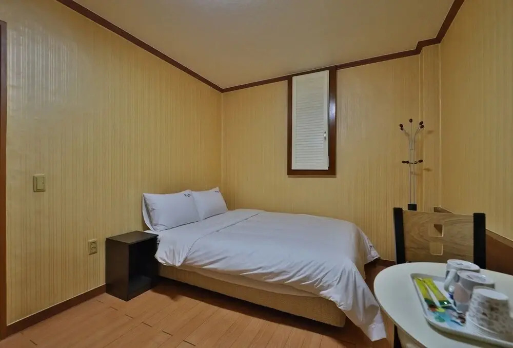 Theme Motel