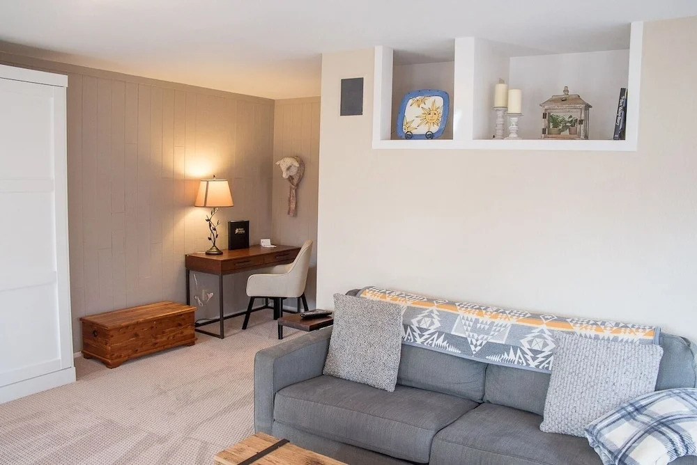 Cottonwood Condominium 1473 1 Bedroom 1 Bathroom Home