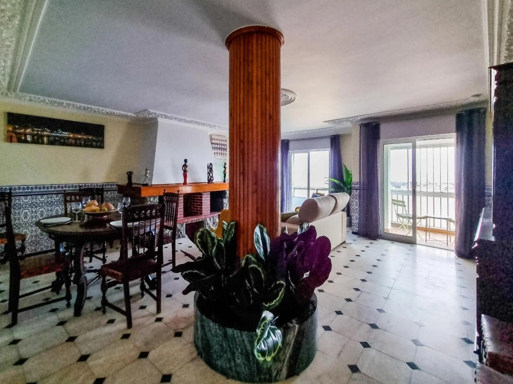 FLH Faro Family Flat with Balcony