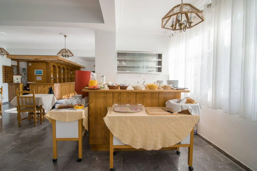Kamari Blue Boutique Hotel