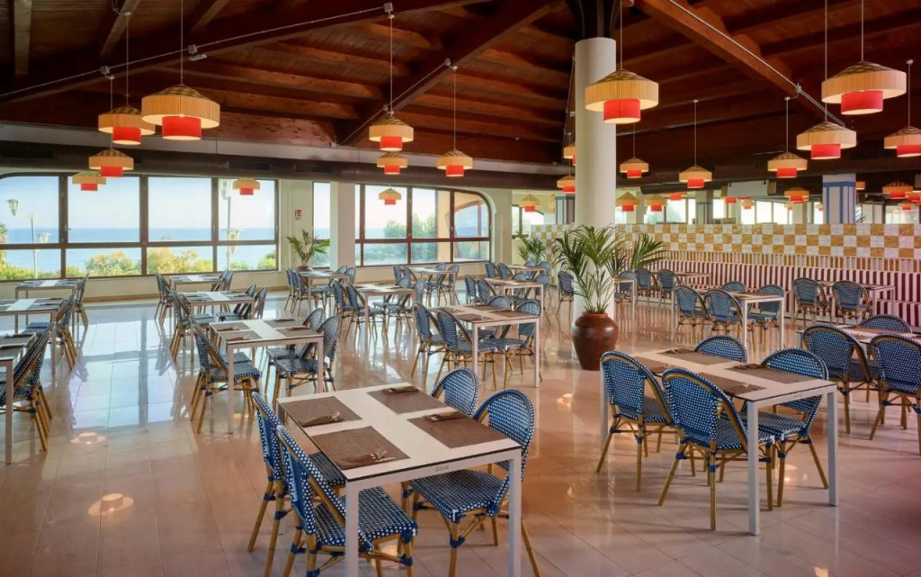 Serenusa Resort
