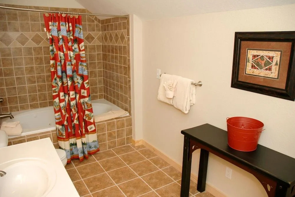 Brookstone Lodge - 6 Br Cabin
