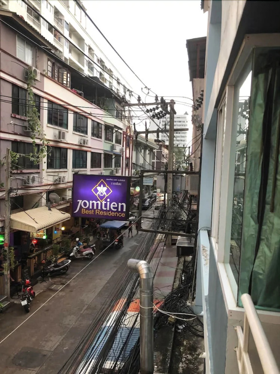 Amika Guesthouse & Hostel