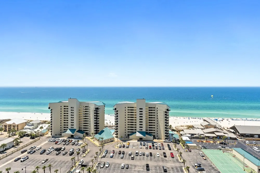 Laketown Wharf Resort by Panhandle Getaways