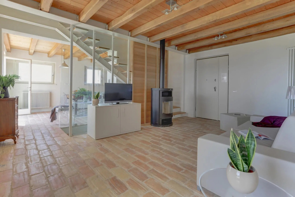 2Balsl   Montefreddo - Large Two Bedroom Split Level
