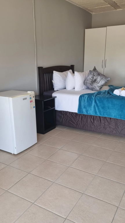 Stay at Home Airport Lodge