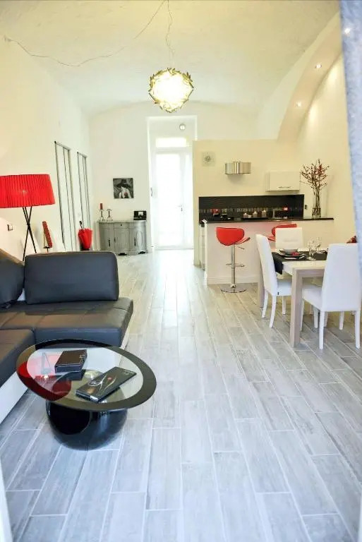 Maison Dora 10