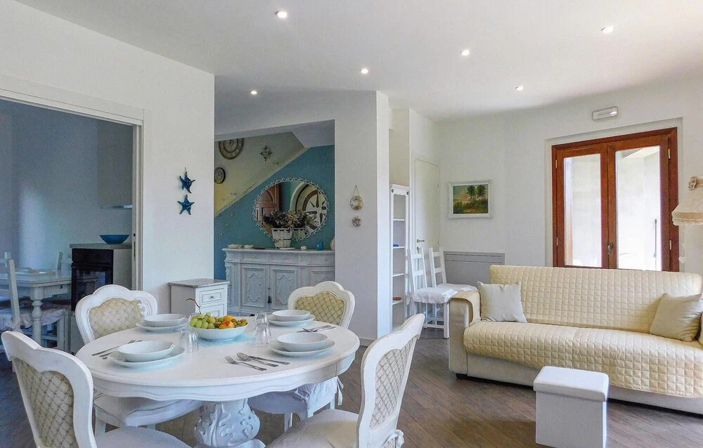 Amazing Home in Soverato With 3 Bedrooms and Wifi